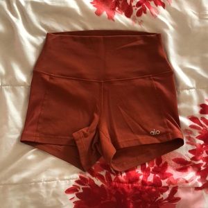 ALO Yoga Sunbaked elévate shorts size XS